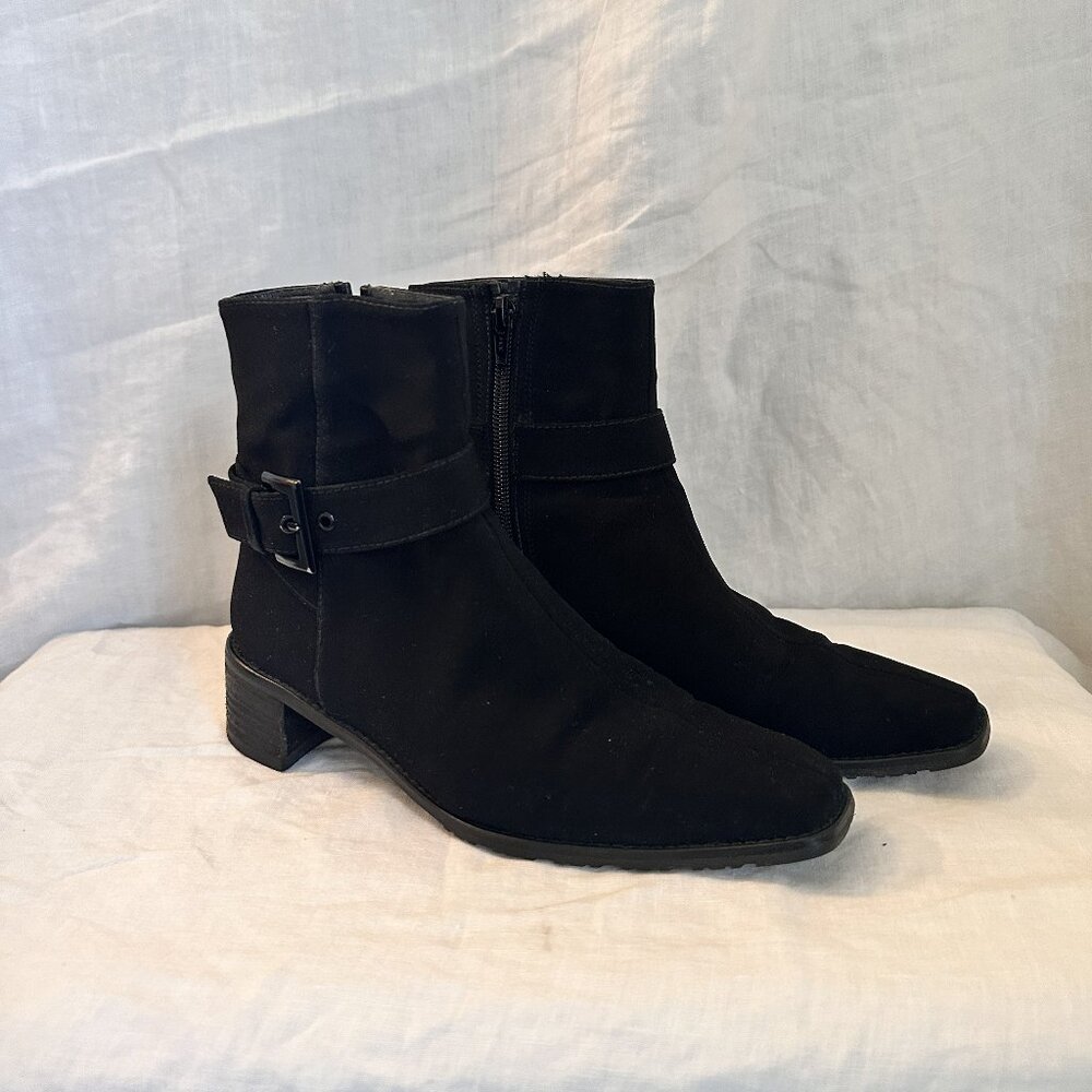 Stuart Weitzman Black Gortex Chelsea Ankle Boot Size 6